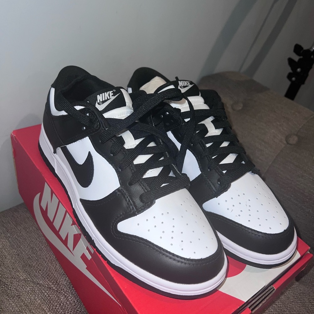 Nike Dunk Low “Black White” - Picture 2 of 6